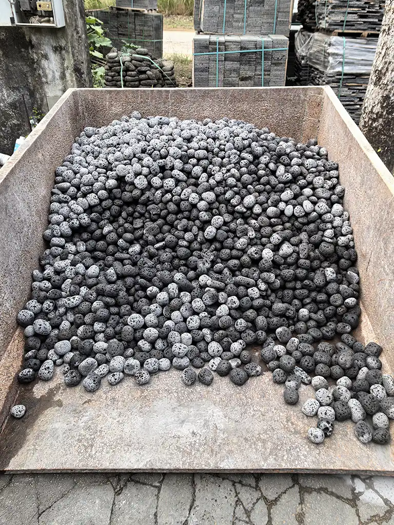 lava stone pebbles, lava stone loose pebbles,volcanic lava rocks